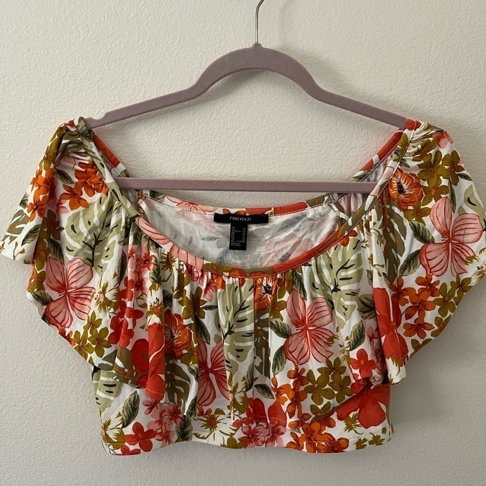 XL  Floral Crop Top With Ruffle NWT Forever 21